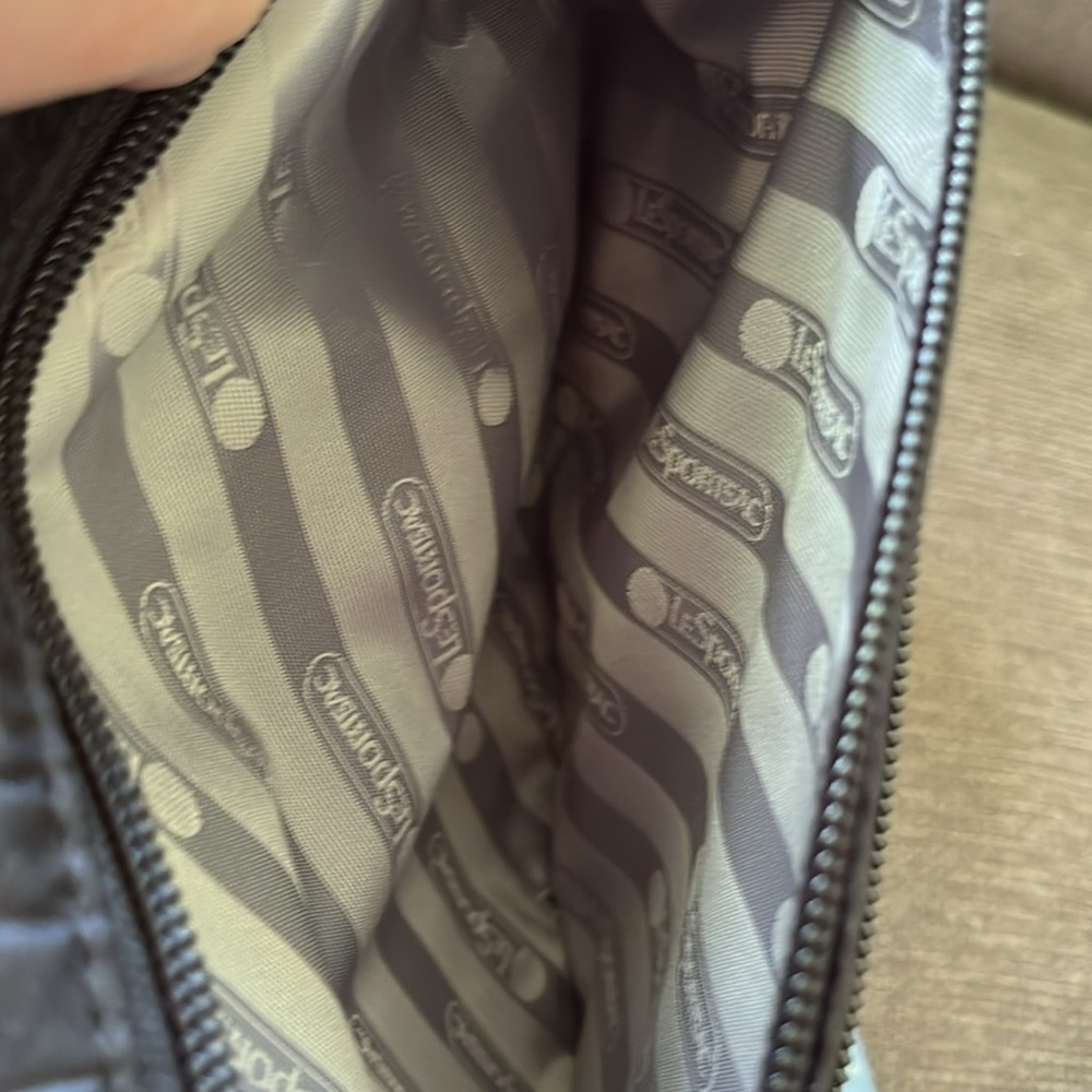 LeSportsac BELT BAG Carlin-Croc Embossed NWOT Hands Free great for travel - Picture 10 of 10